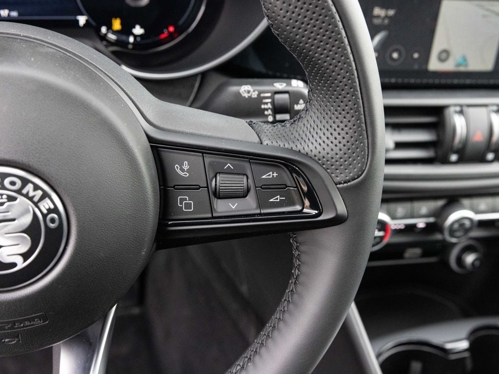 2026 Alfa Romeo Giulia Base - Photo 30