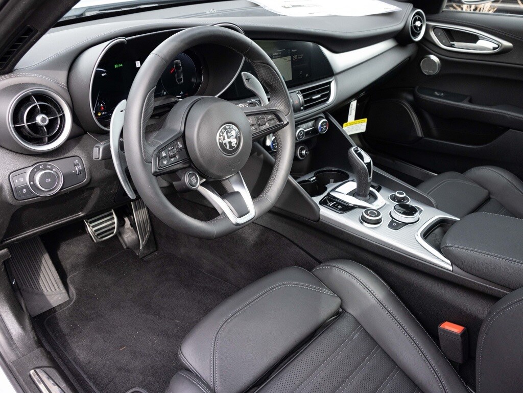 2025 Alfa Romeo Giulia SPRINT photo 2