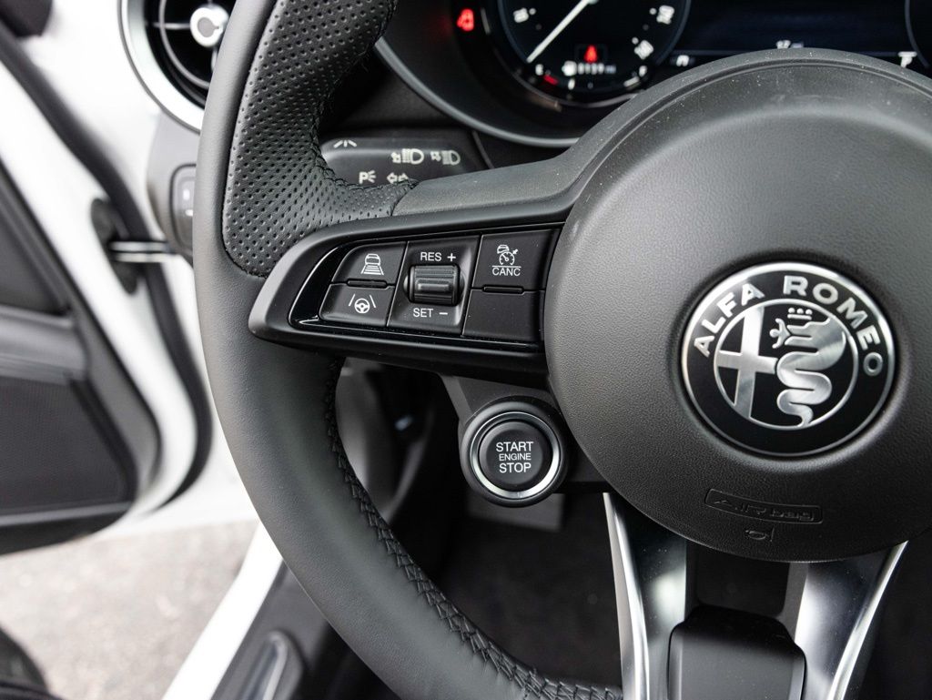 2026 Alfa Romeo Giulia Base - Photo 32