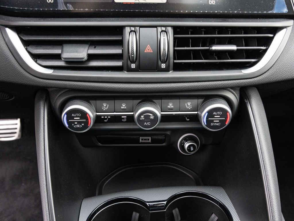 2026 Alfa Romeo Giulia Base - Photo 35