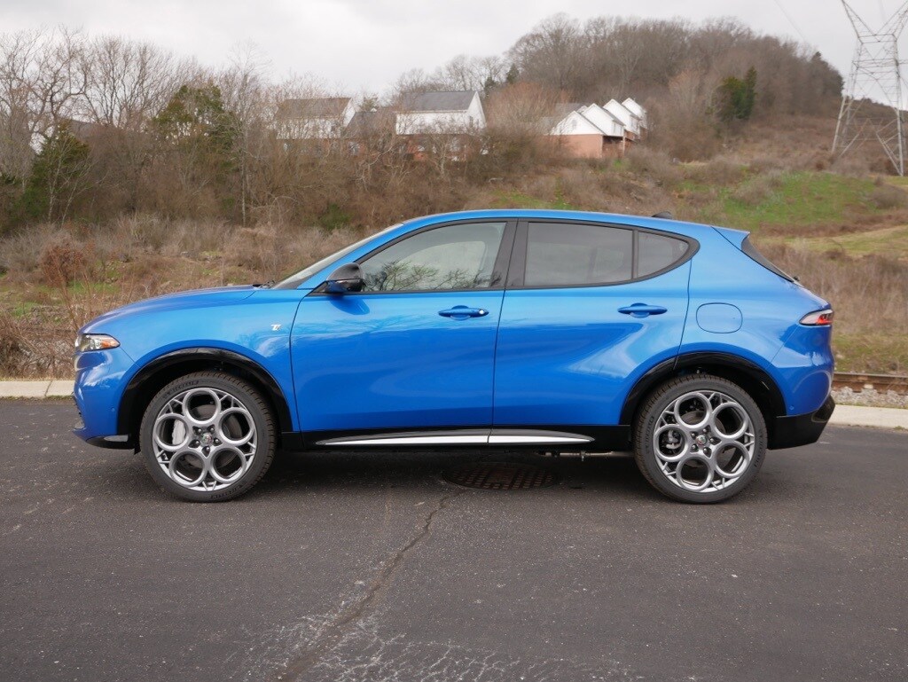 2024 Alfa Romeo Tonale Ti photo 2