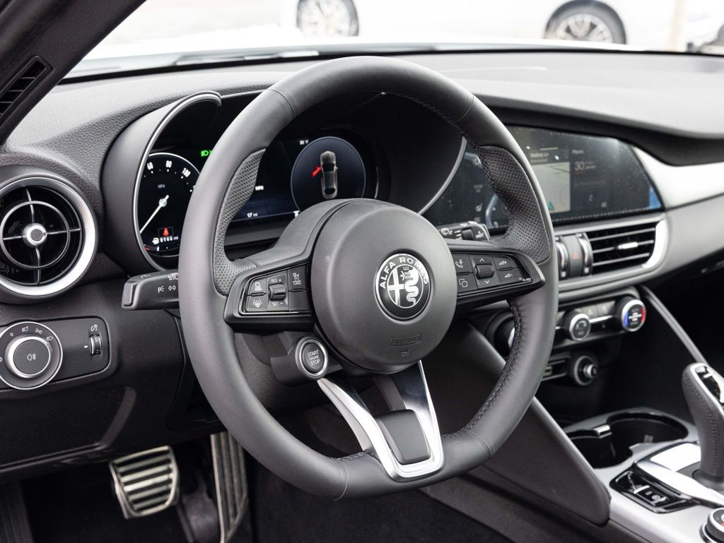 2026 Alfa Romeo Giulia Base - Photo 22
