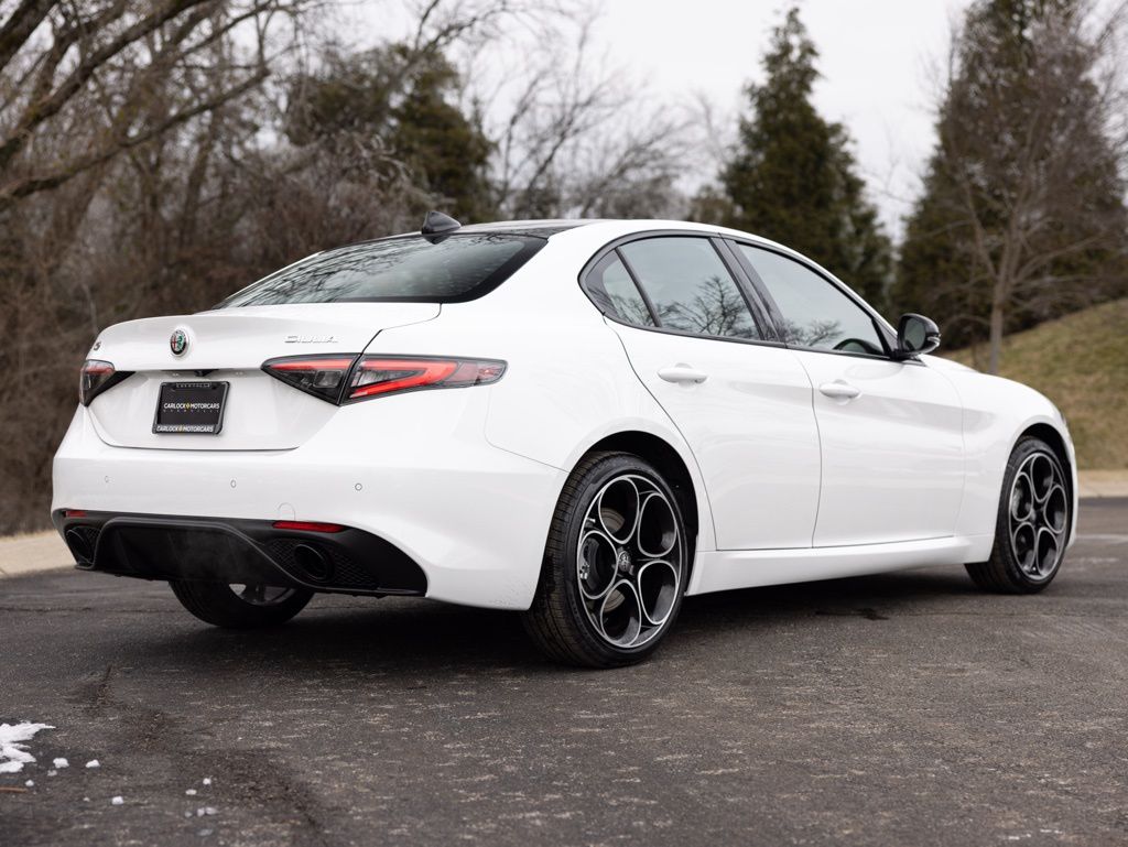 2026 Alfa Romeo Giulia Base - Photo 9