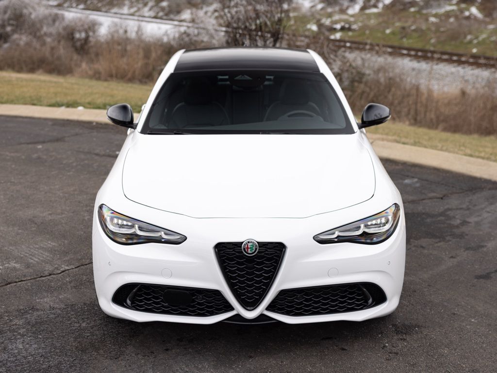 2026 Alfa Romeo Giulia Base - Photo 13