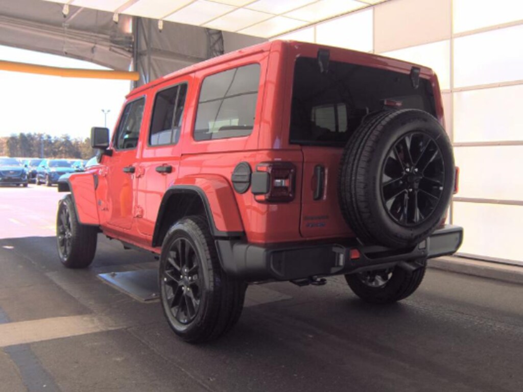 Used 2025 Jeep Wrangler 4xe Sahara SUV