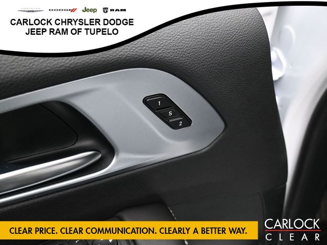 2026 Chrysler Pacifica Limited - Photo 15