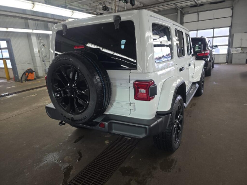 Used 2025 Jeep Wrangler 4xe Sahara SUV