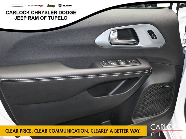 2026 Chrysler Pacifica Limited - Photo 13