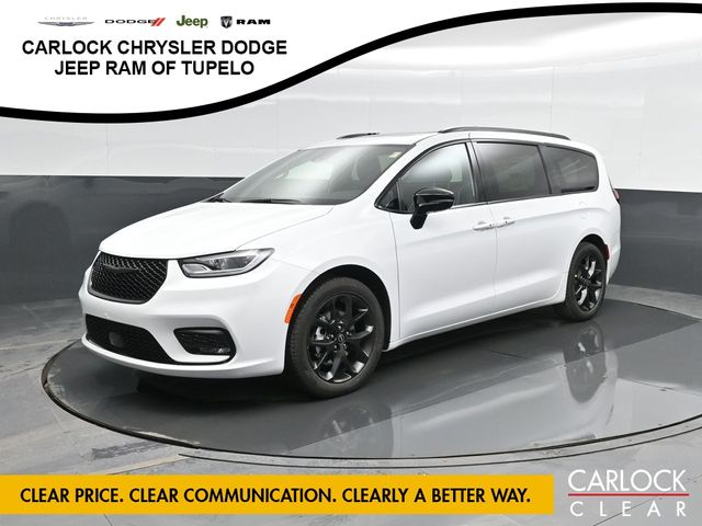 2026 Chrysler Pacifica Limited - Photo 8