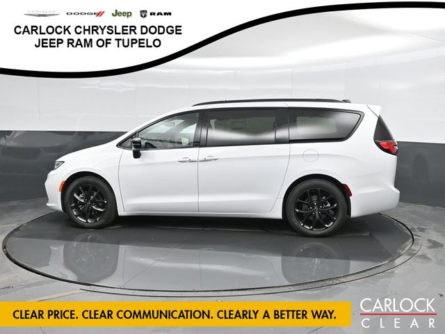 2026 Chrysler Pacifica Limited - Photo 9
