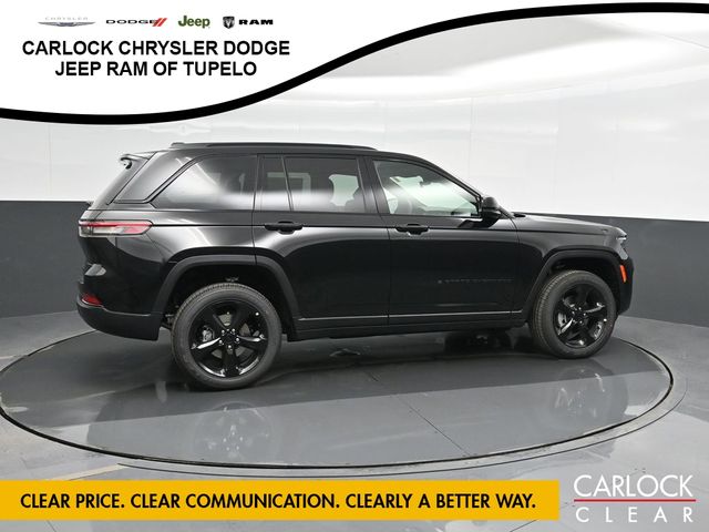 2025 Jeep Grand Cherokee Altitude photo 3