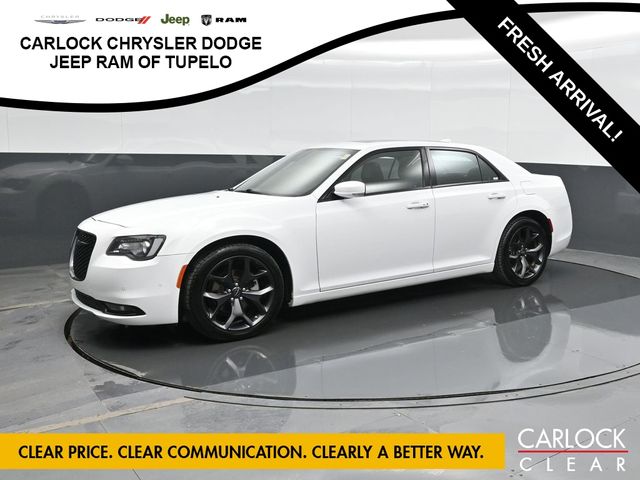 2023 Chrysler 300 S's photo