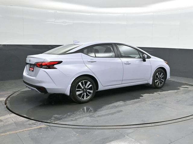 2025 Nissan Versa 1.6 SV photo 2