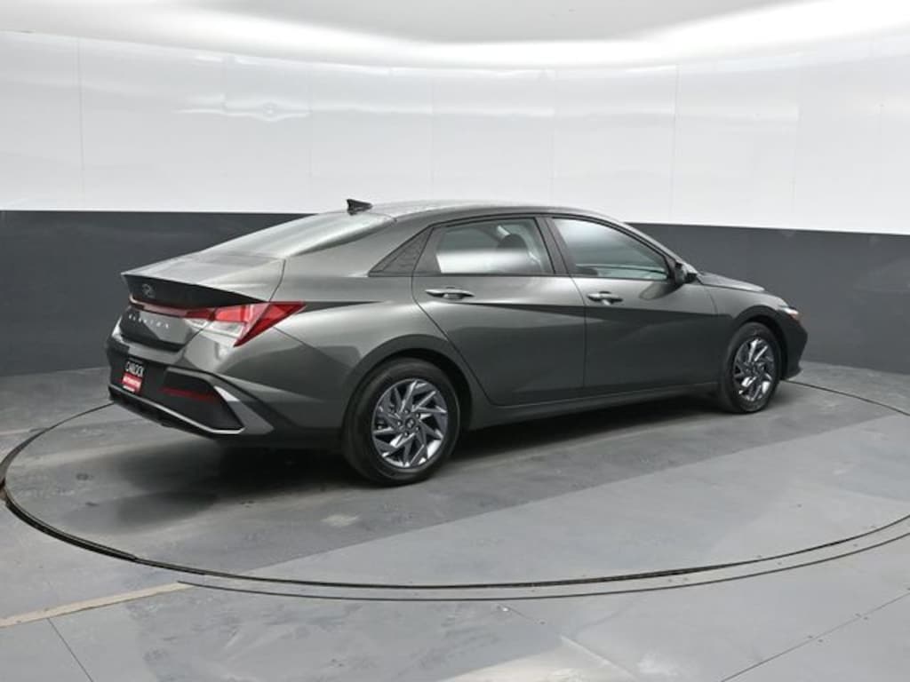 Used 2024 Hyundai Elantra SEL Sedan