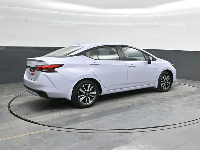 2025 Nissan Versa 1.6 SV photo 2