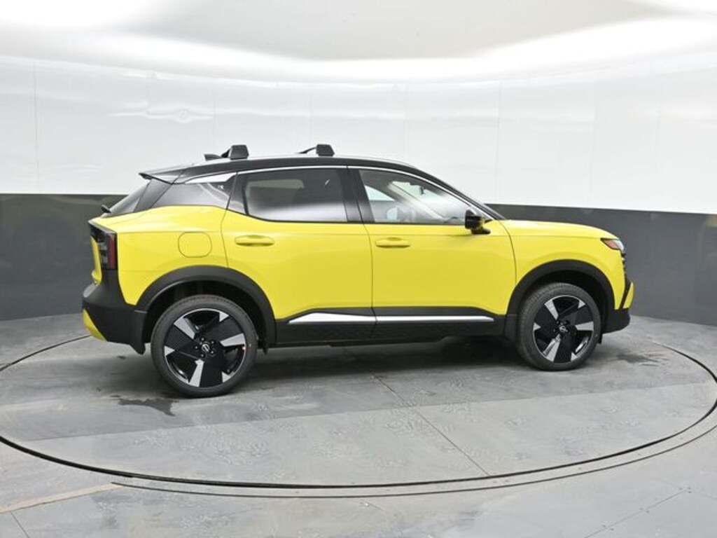 New 2026 Nissan Kicks SR SUV