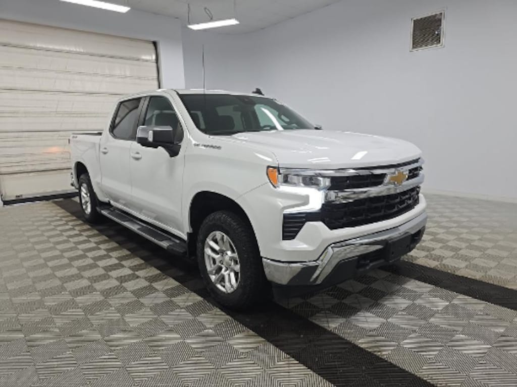 Used 2023 Chevrolet Silverado 1500 LT w/1LT Truck Crew Cab