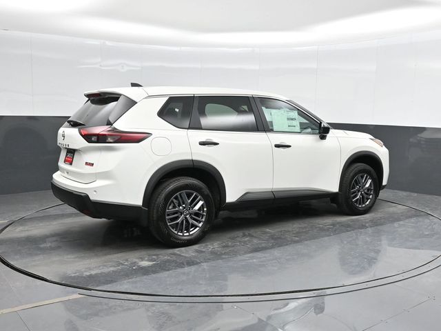 2026 Nissan Rogue S photo 2