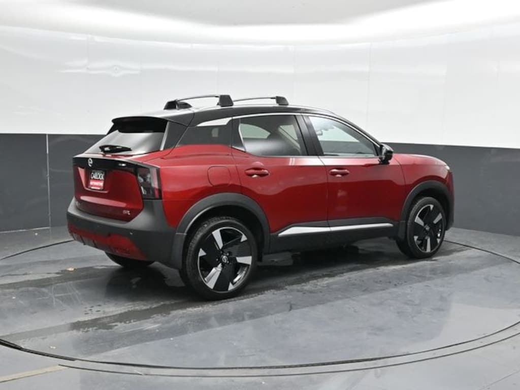 Used 2025 Nissan Kicks SR SUV
