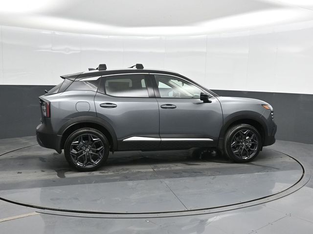 2026 Nissan Kicks SR photo 2