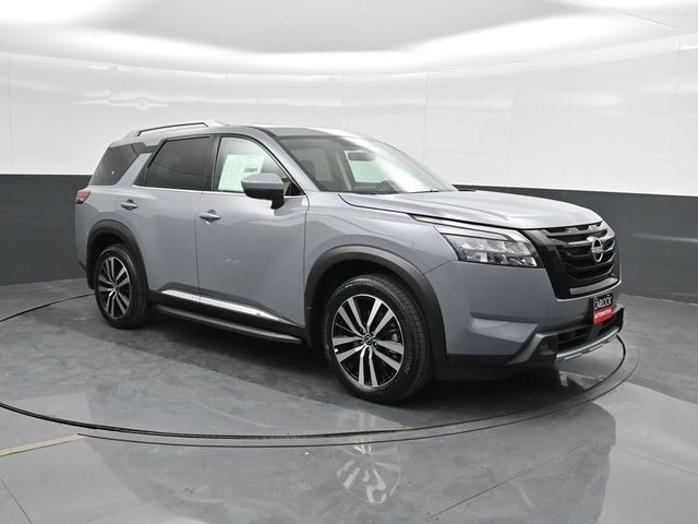 2025 Nissan Pathfinder Platinum photo 2