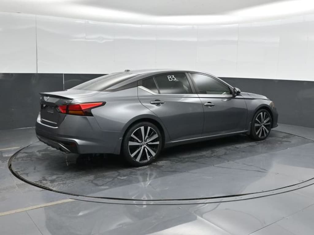 Used 2021 Nissan Altima 2.5 SR Sedan