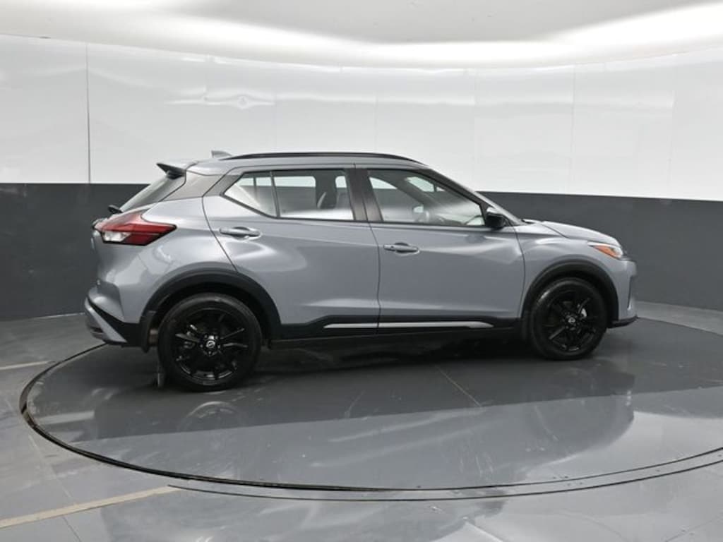 Used 2024 Nissan Kicks SR SUV