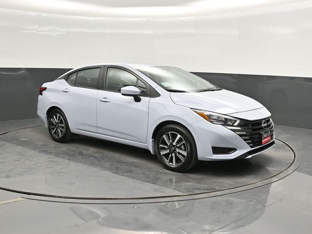 2025 Nissan Versa 1.6 SV photo 4