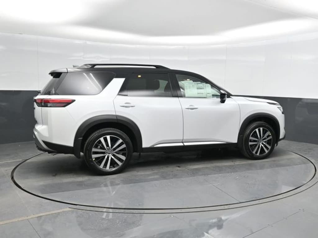 New 2025 Nissan Pathfinder Platinum SUV