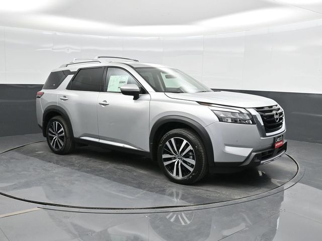 2025 Nissan Pathfinder Platinum photo 4