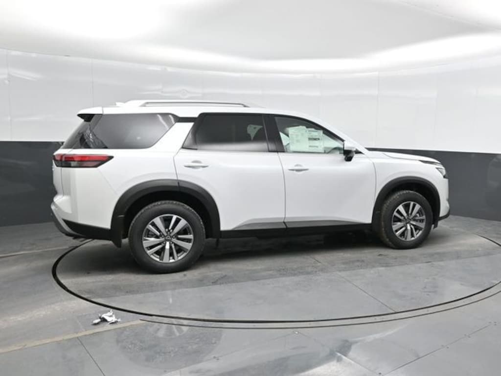 New 2025 Nissan Pathfinder SL SUV