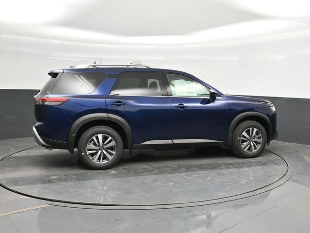2025 Nissan Pathfinder SL photo 2