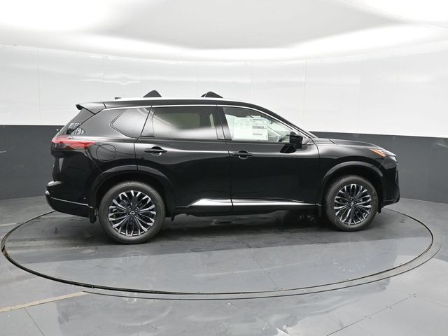 2026 Nissan Rogue Platinum photo 2