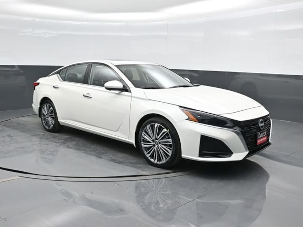 New 2025 Nissan Altima SL Sedan