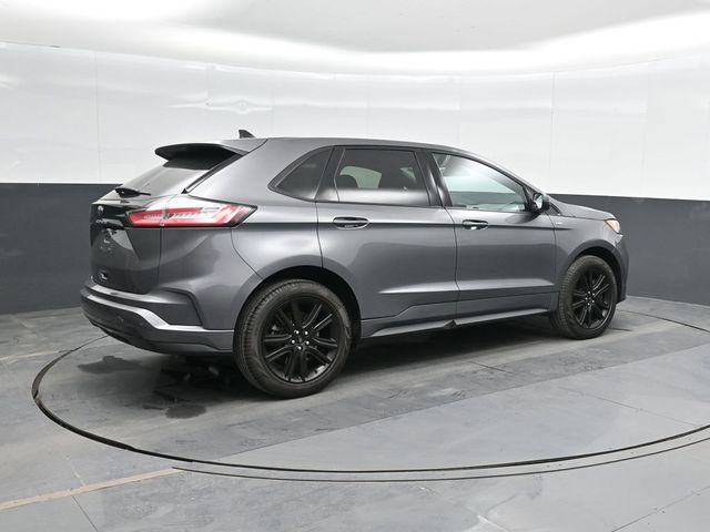 2024 Ford Edge ST photo 2
