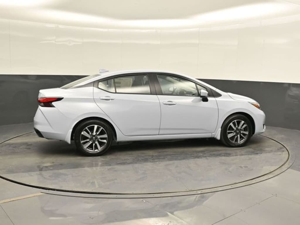 New 2025 Nissan Versa 1.6 SV Sedan