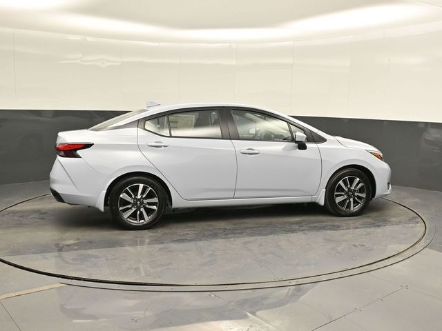 2025 Nissan Versa 1.6 SV photo 3