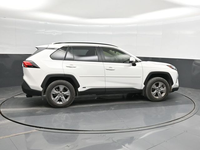 2024 Toyota RAV4 Hybrid XLE photo 3