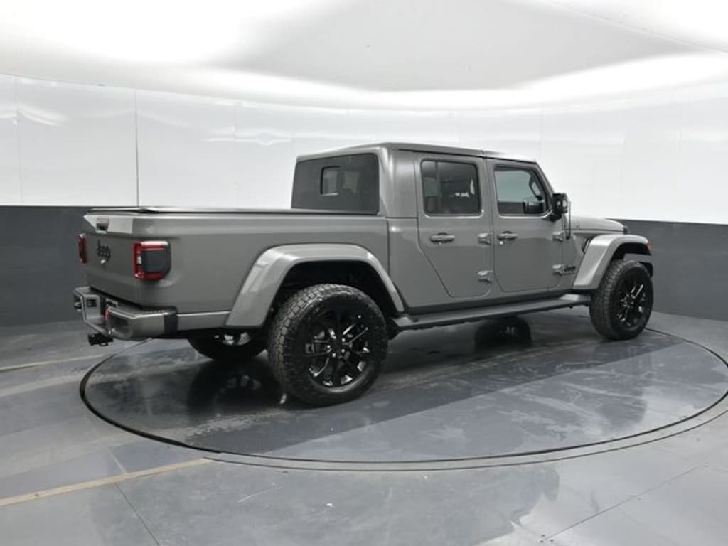 Used 2023 Jeep Gladiator Overland Truck Crew Cab