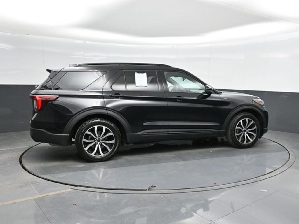 Used 2025 Ford Explorer ST-Line SUV