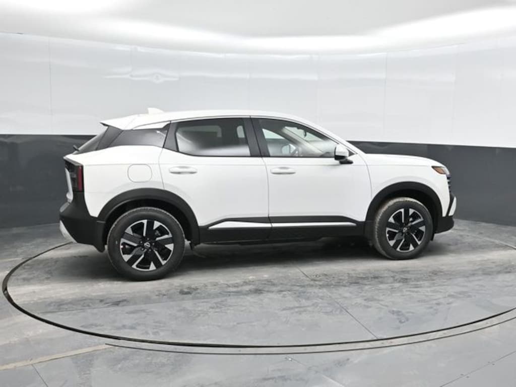 New 2025 Nissan Kicks SV SUV