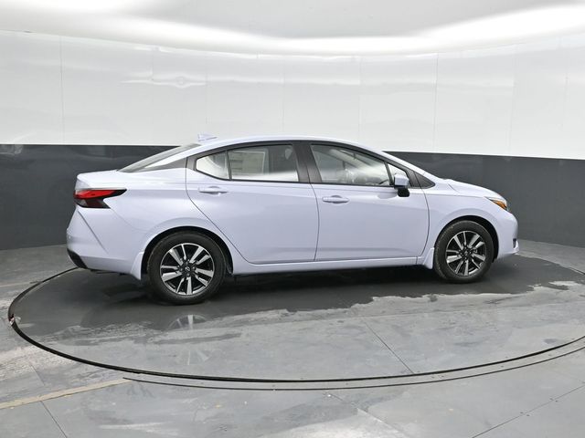 2025 Nissan Versa 1.6 SV photo 3