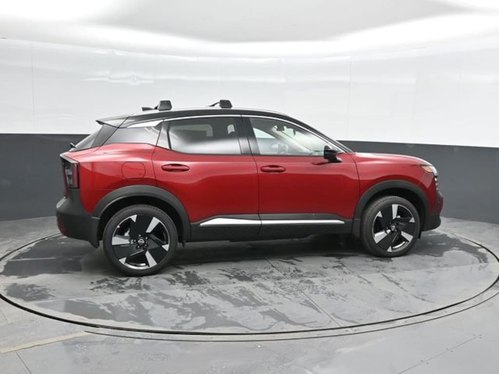 New 2025 Nissan Kicks SR SUV