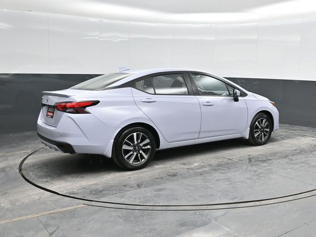 2025 Nissan Versa 1.6 SV photo 2