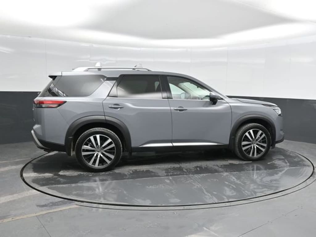 Used 2023 Nissan Pathfinder Platinum SUV
