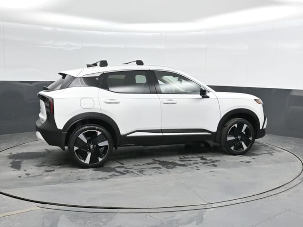 New 2026 Nissan Kicks SR SUV