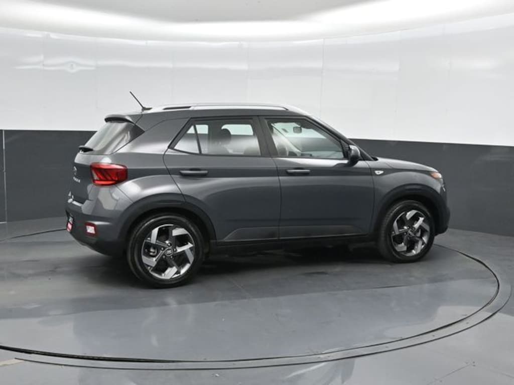 Used 2024 Hyundai Venue SEL SUV