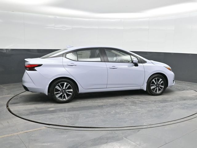 2025 Nissan Versa 1.6 SV photo 3