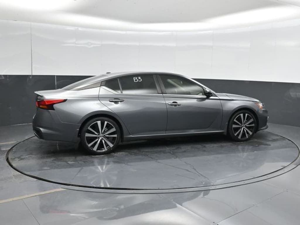 Used 2021 Nissan Altima 2.5 SR Sedan