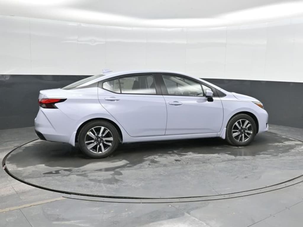 New 2025 Nissan Versa 1.6 SV Sedan